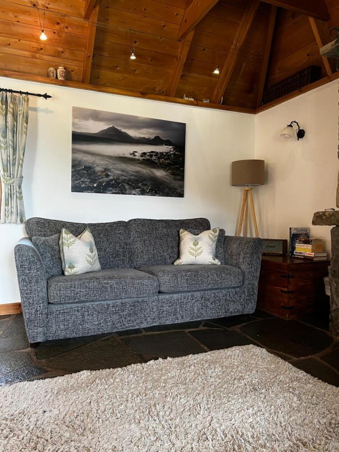 Tigh Phadraig At Marys Thatched Cottages Elgol Exterior photo